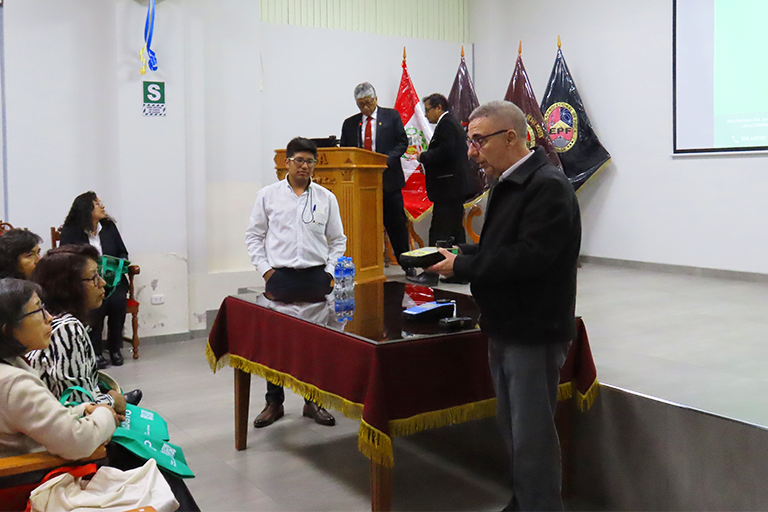 Medición e incertidumbre, en Química Analítica curva de calibración multipunto